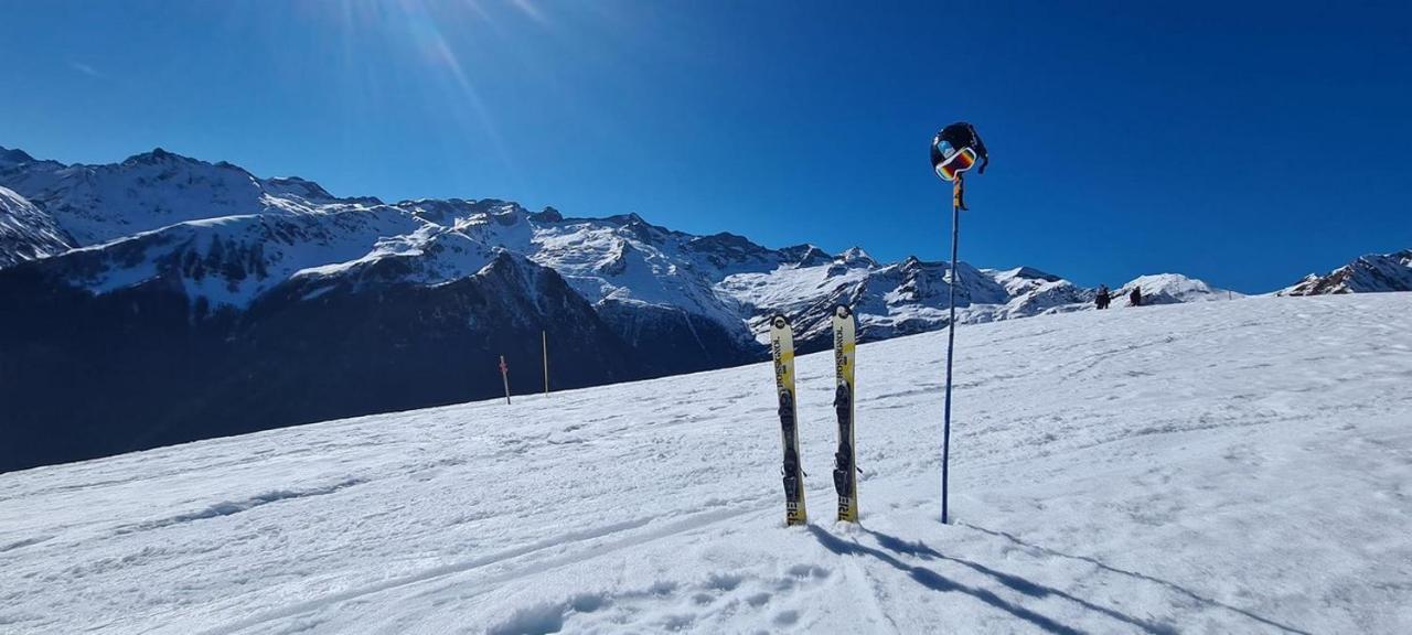 Appartement Tres Agreable Dans Belle Residence, Classe 3 Etoiles Par Le Comite Departementale Du Tourisme En Haute Garonne Bagnères-de-Luchon Esterno foto